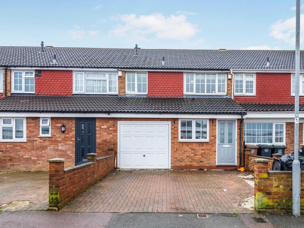 Kinross Crescent, Luton LU3  