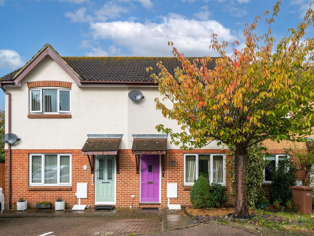 3 bed terraced house for sale in Abbots Rise, Redhill RH1, £400,000