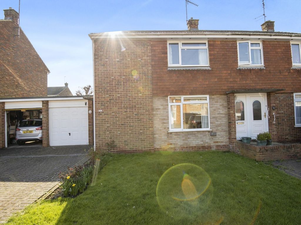 3 bed semidetached house for sale in Westerham Road, Sittingbourne