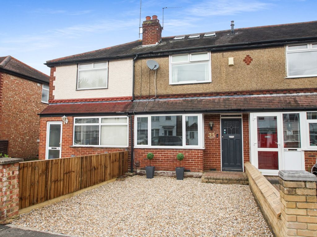 2 bed terraced house for sale in Kenilworth Gardens, StainesUpon