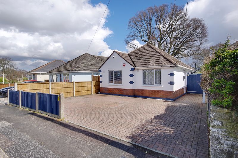 2 bed detached bungalow for sale in High Howe Lane, Bearwood BH11, £