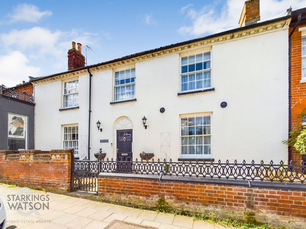 3 bed terraced house for sale in Church Plain, Loddon, Norwich NR14