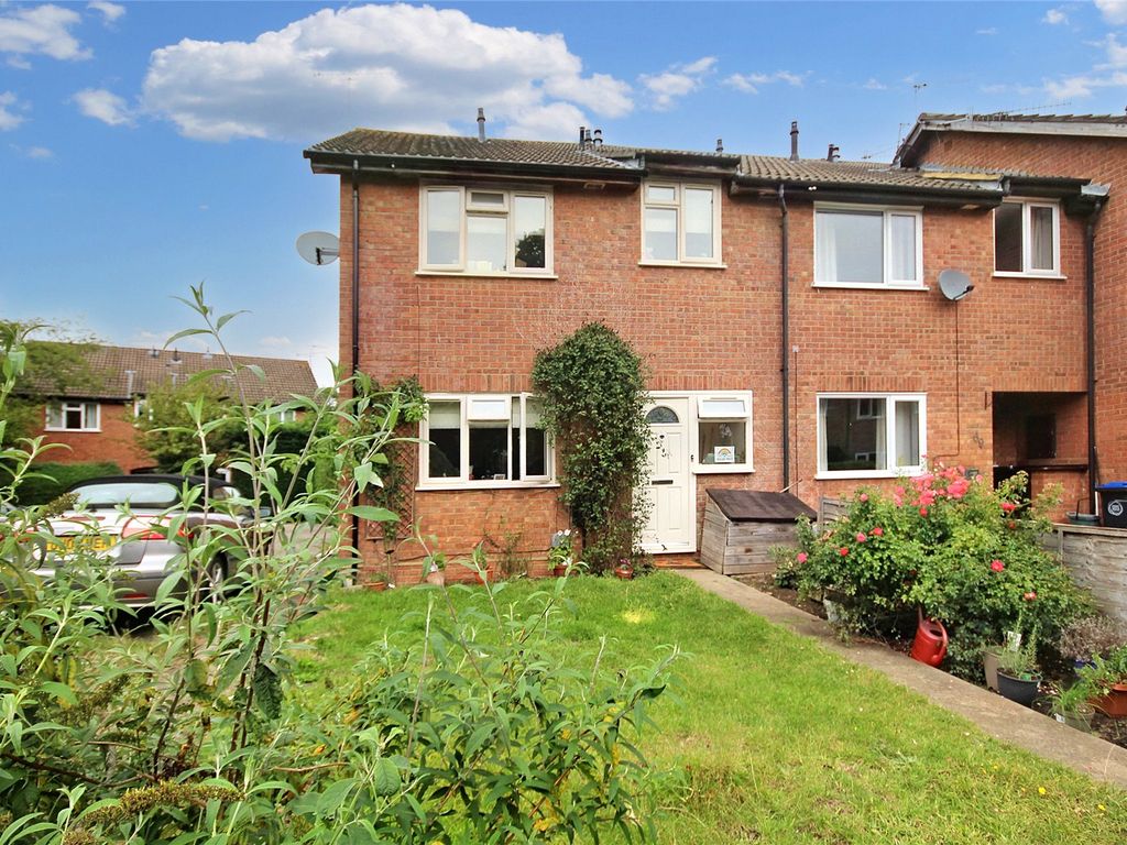 2 bed end terrace house for sale in Woking, Surrey GU21, £300,000 Zoopla