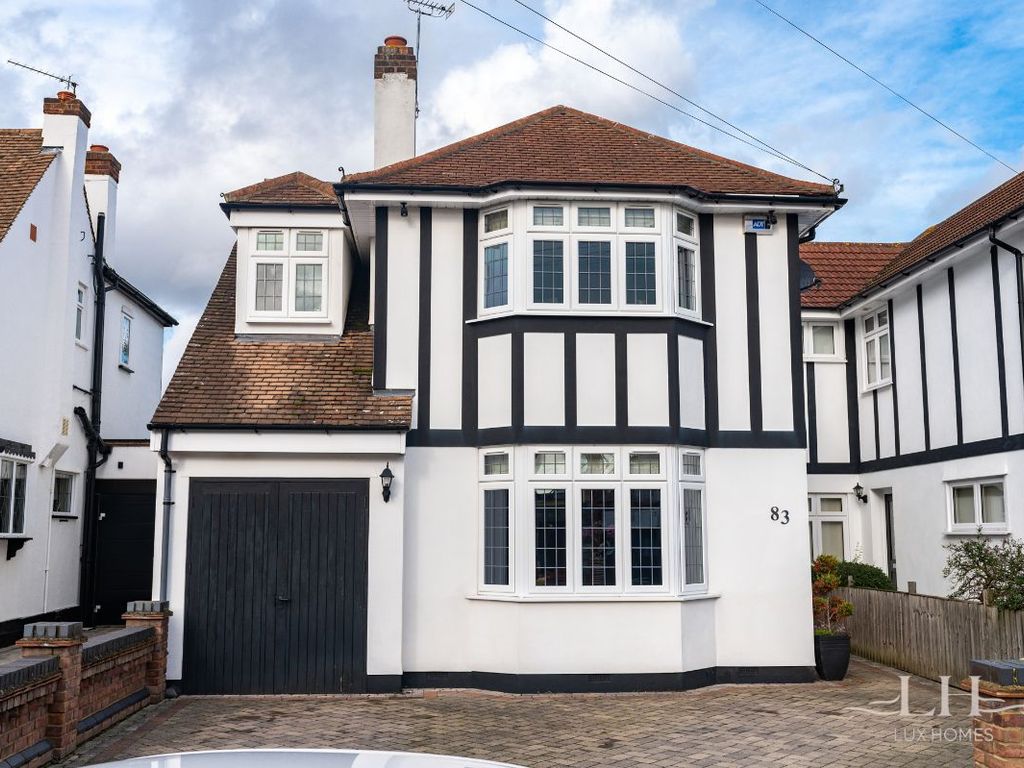 4 bed semidetached house for sale in Springfield Gardens, Upminster