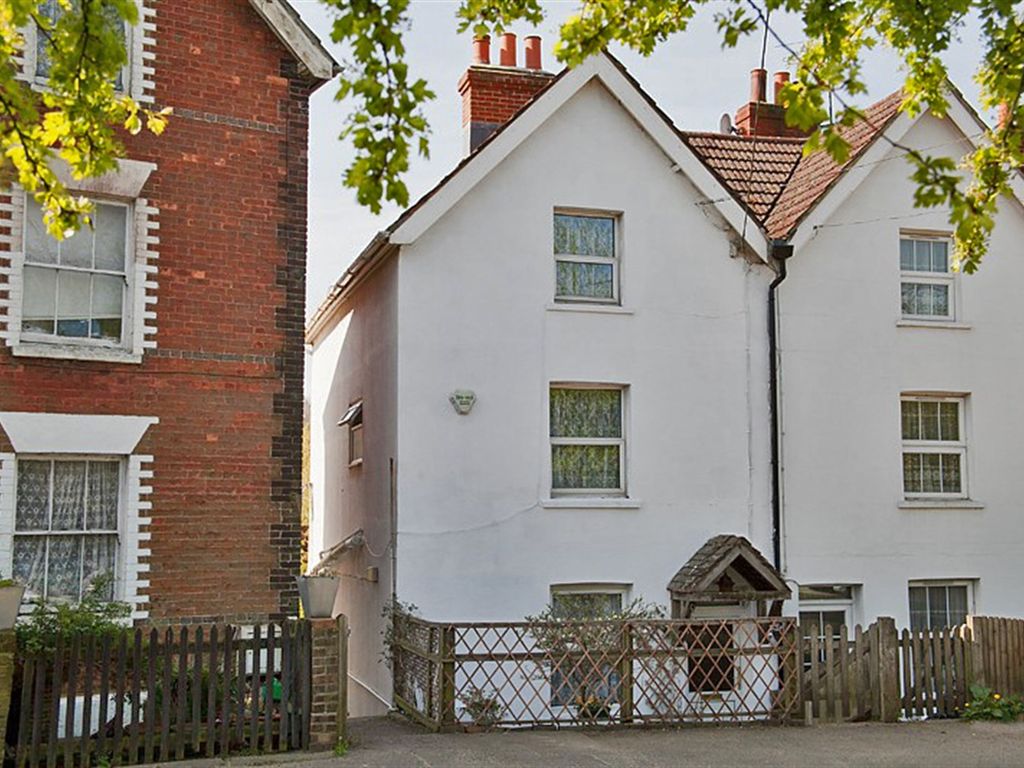 4 bed terraced house for sale in Stopham Road, Pulborough, West Sussex