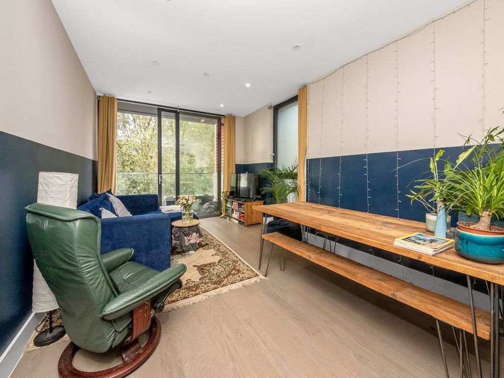 2 bed flat for sale in Gwynne Road, London SW11, £650,000 Zoopla