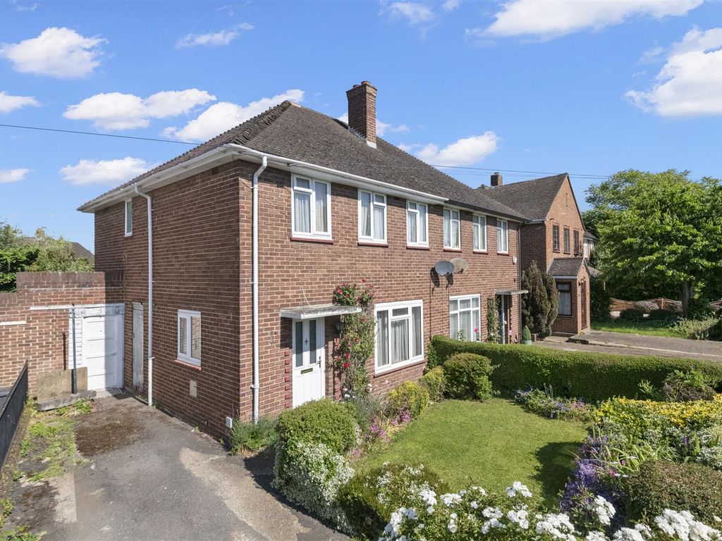 3 bed semidetached house for sale in Ashwood Avenue, Uxbridge UB8, £