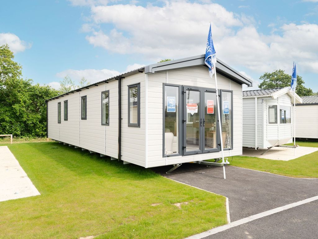2 bed mobile/park home for sale in Vendee, Broadland Sands Holiday Park