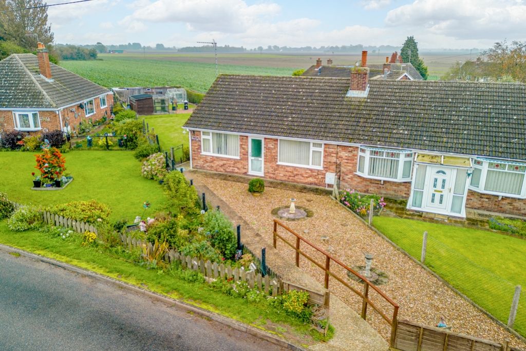 2 bed bungalow for sale in North End, Swineshead, Boston, Lincolnshire