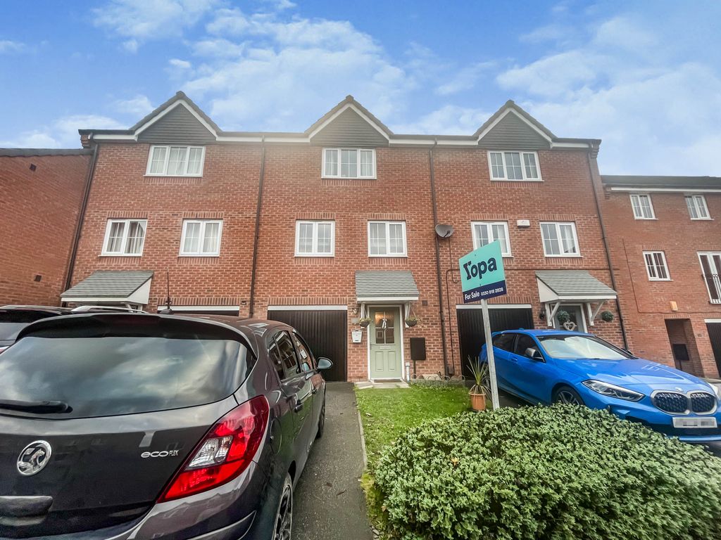 3 bed town house for sale in Waggon Road, Middleton, Leeds LS10 Zoopla