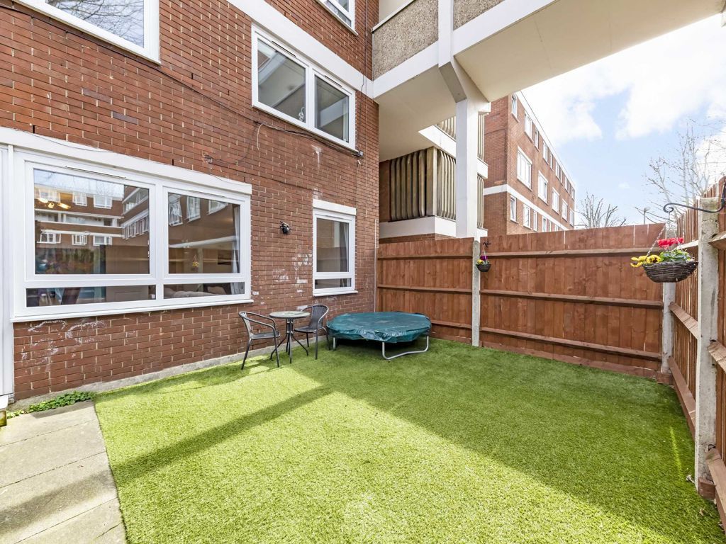 4 bed flat to rent in Battersea Bridge Road, London SW11, £3,298 pcm