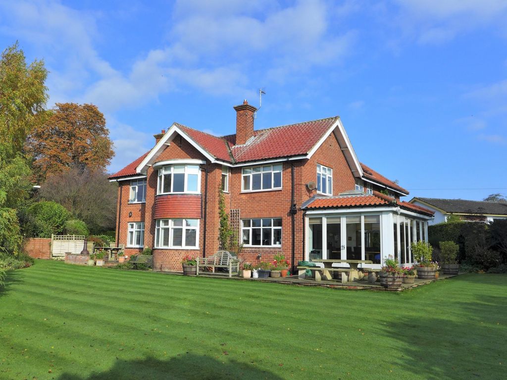 6 bed detached house for sale in Ripon HG4 Zoopla