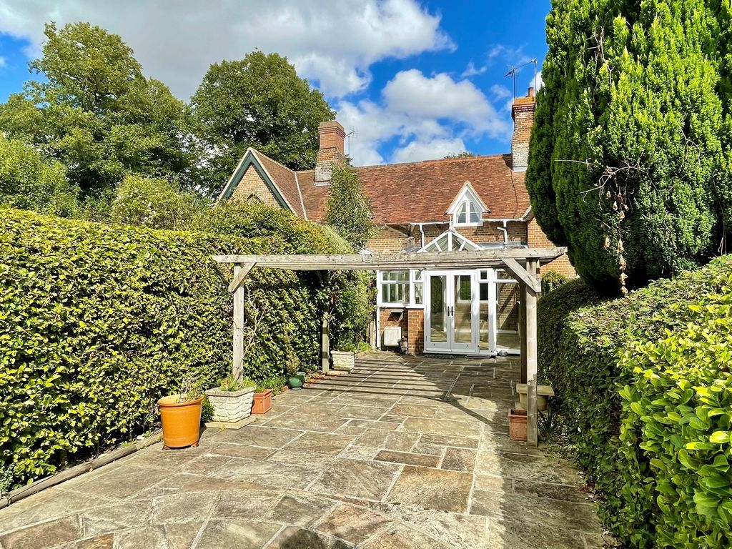 2 bed cottage for sale in High Street, Ardington, Wantage OX12, £