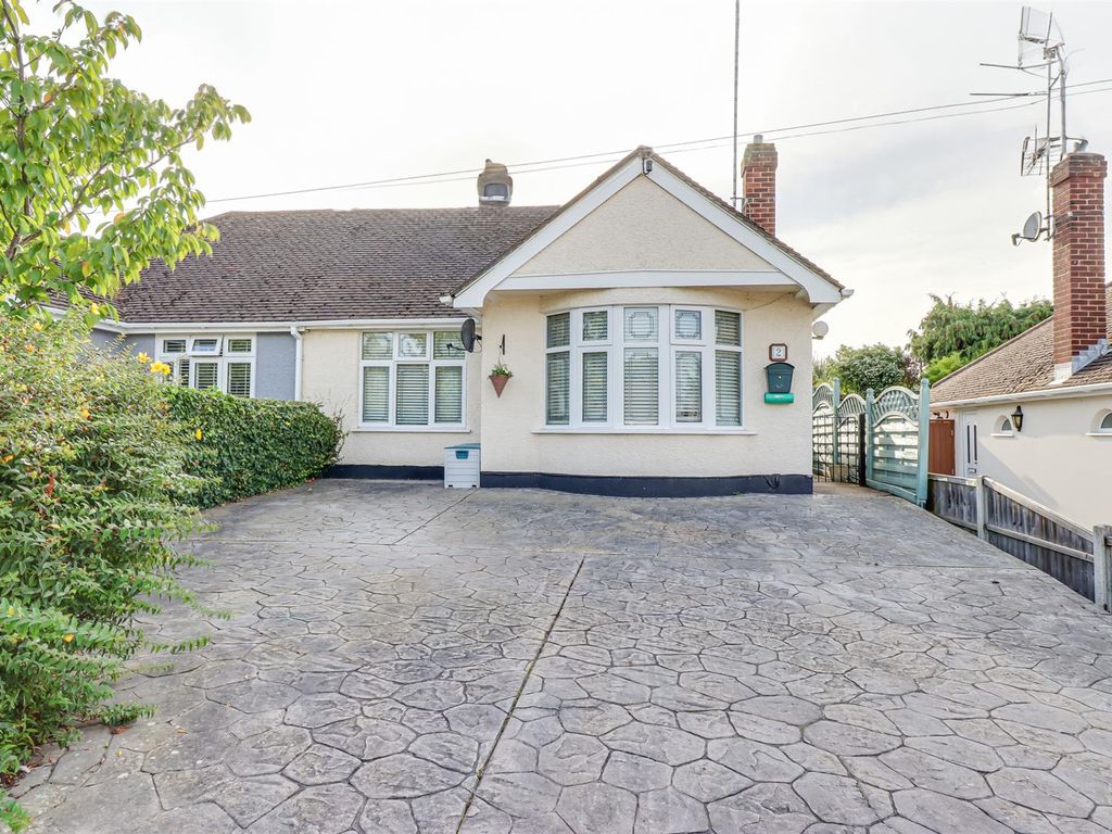 2 bed semidetached bungalow for sale in Hainault Close, Benfleet SS7