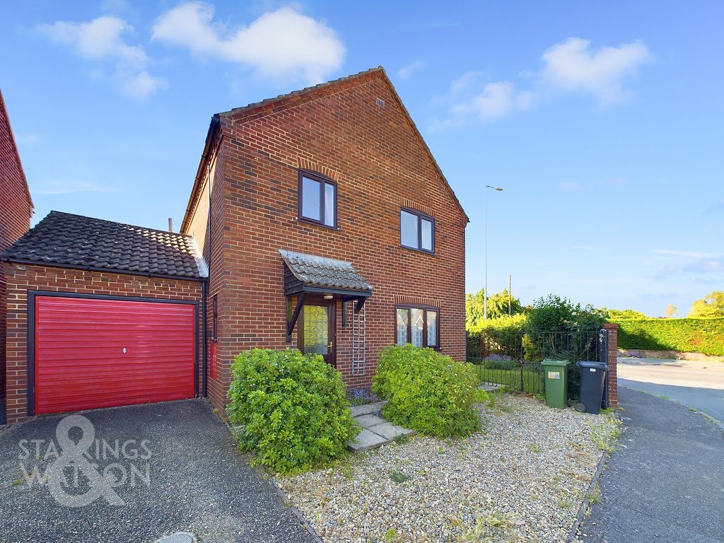 3 bed detached house to rent in Saxonfields, Poringland, Norwich NR14