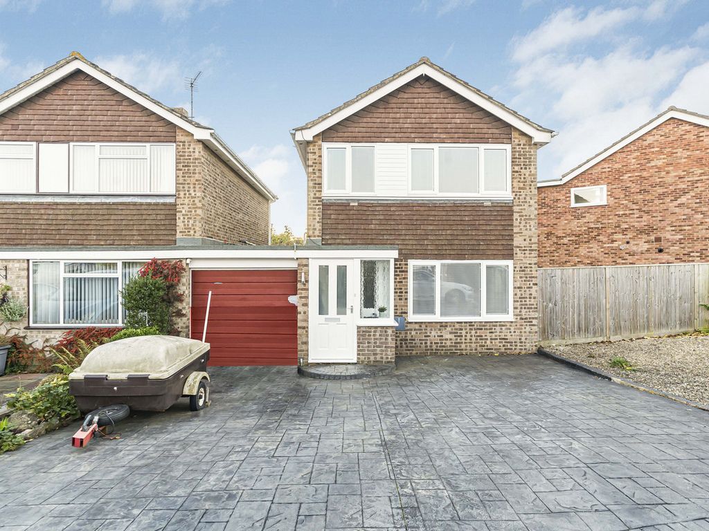 3 bed linkdetached house for sale in Road, Abingdon OX14, £