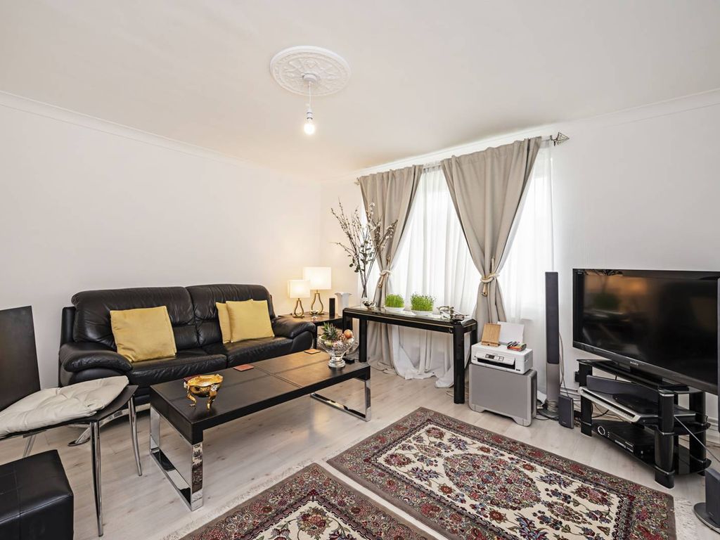 Saffron Close, Temple Fortune, London NW11  