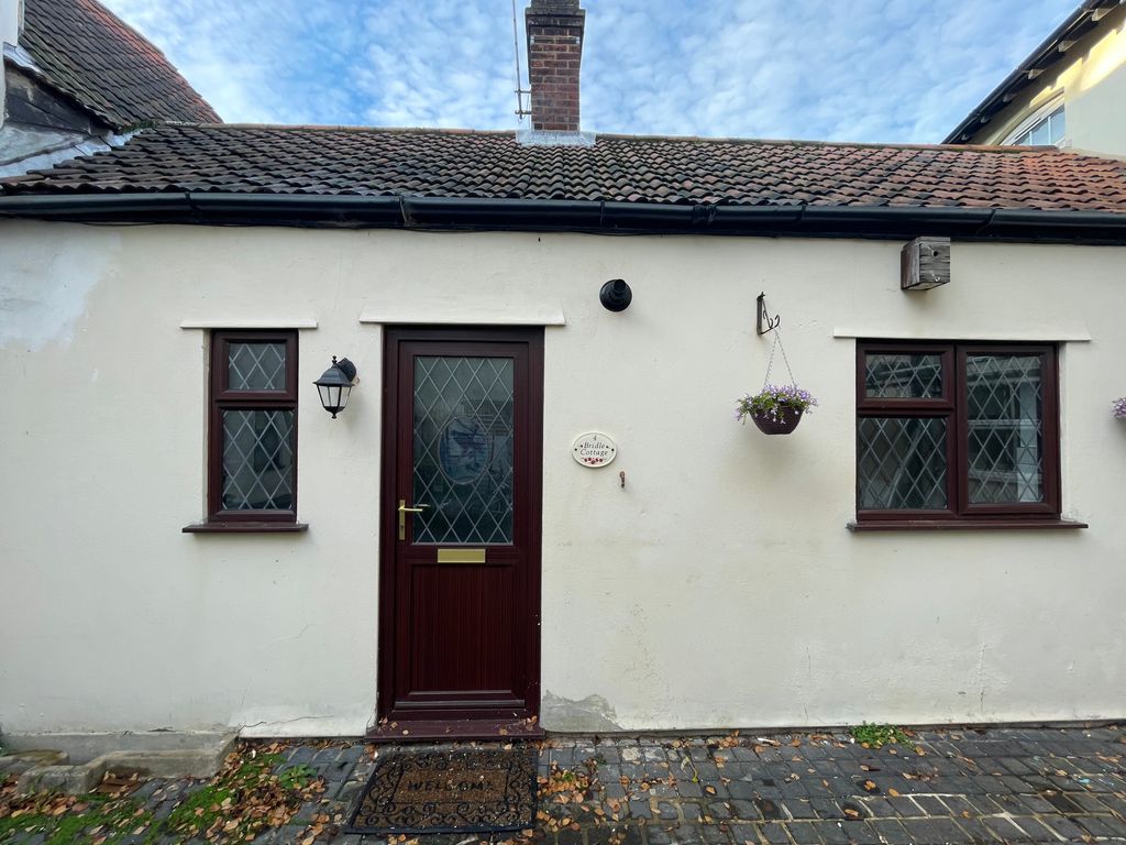 1 bed bungalow to rent in Hartington Road, Cromer NR27, £695 pcm Zoopla