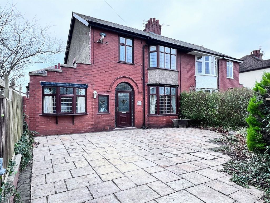 3 bed semidetached house for sale in Abingdon Drive, AshtonOnRibble