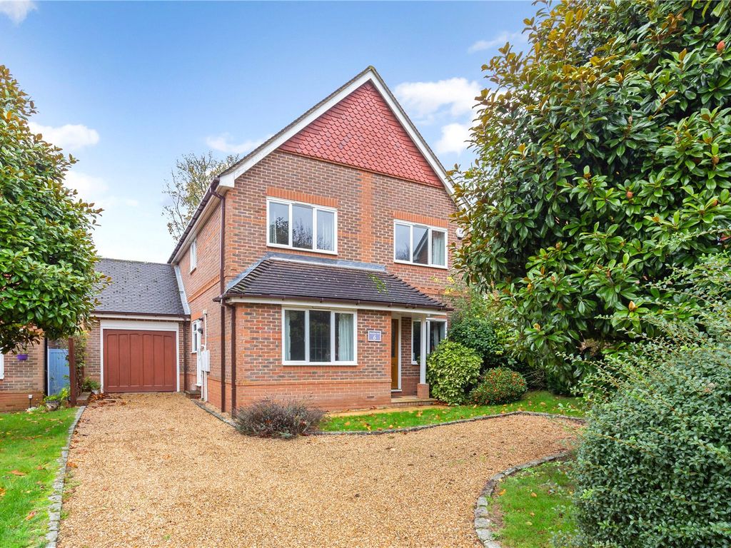 4 bed detached house for sale in Nightingale Close, Winchester