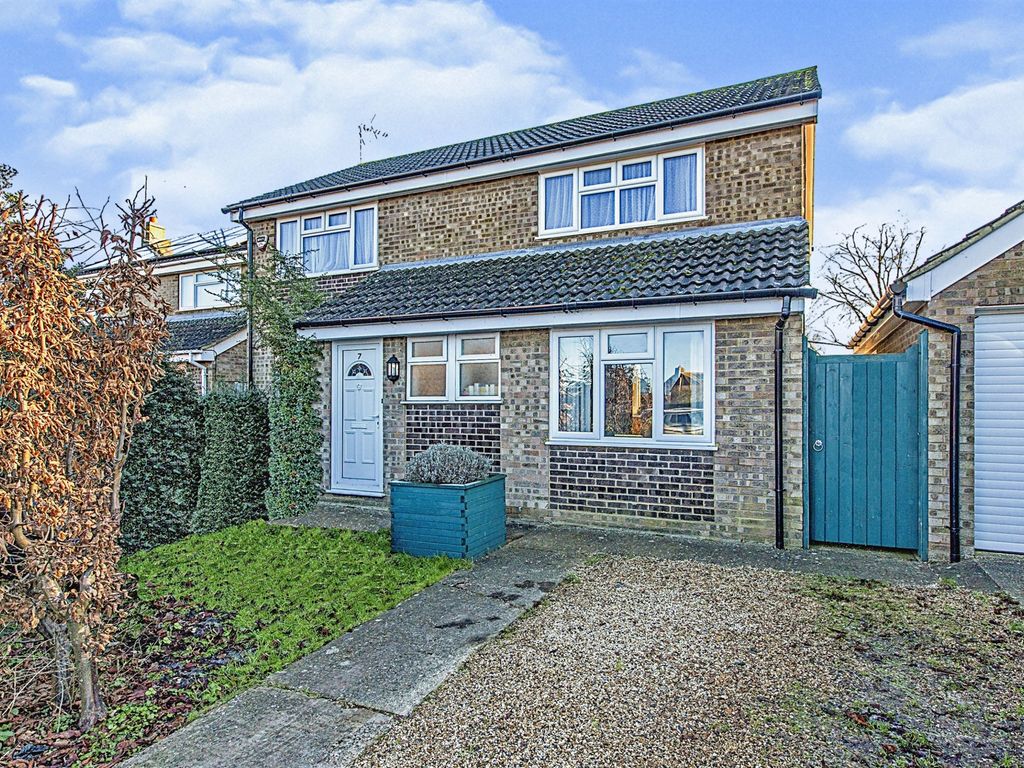 4 bed detached house for sale in Mountbatten Way, Raunds