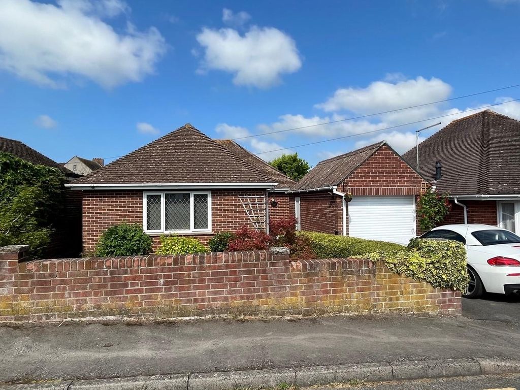 3 bed detached bungalow for sale in Findlay Place, Swanage BH19 Zoopla