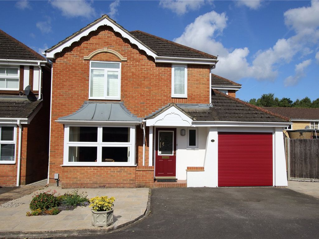 4 bed detached house for sale in Derry Close, Ash Vale, Surrey GU12