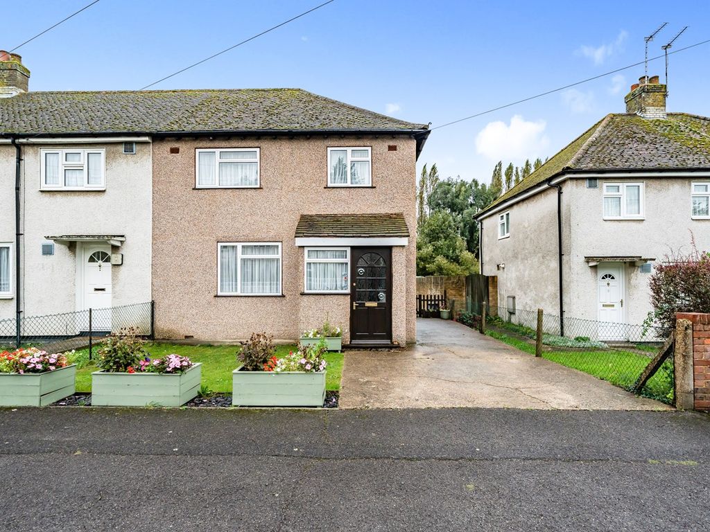 3 bed end terrace house for sale in Moorland Road, Harmondsworth, West