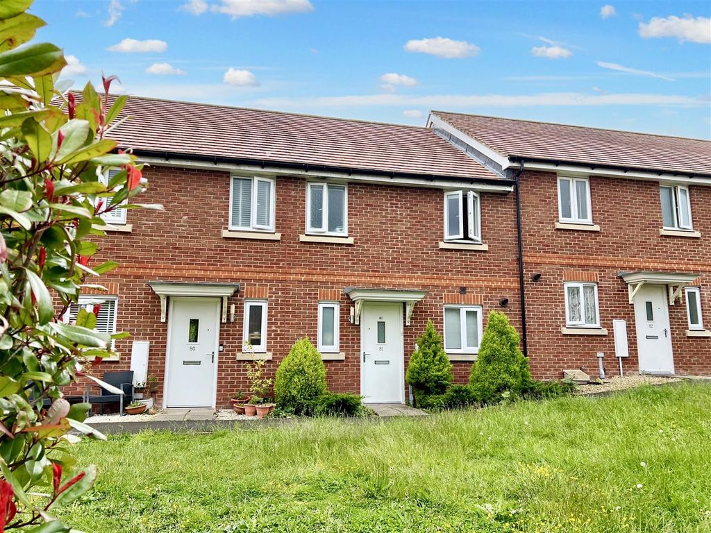 3 bed terraced house for sale in Weavers Close, Eastbourne BN21, £