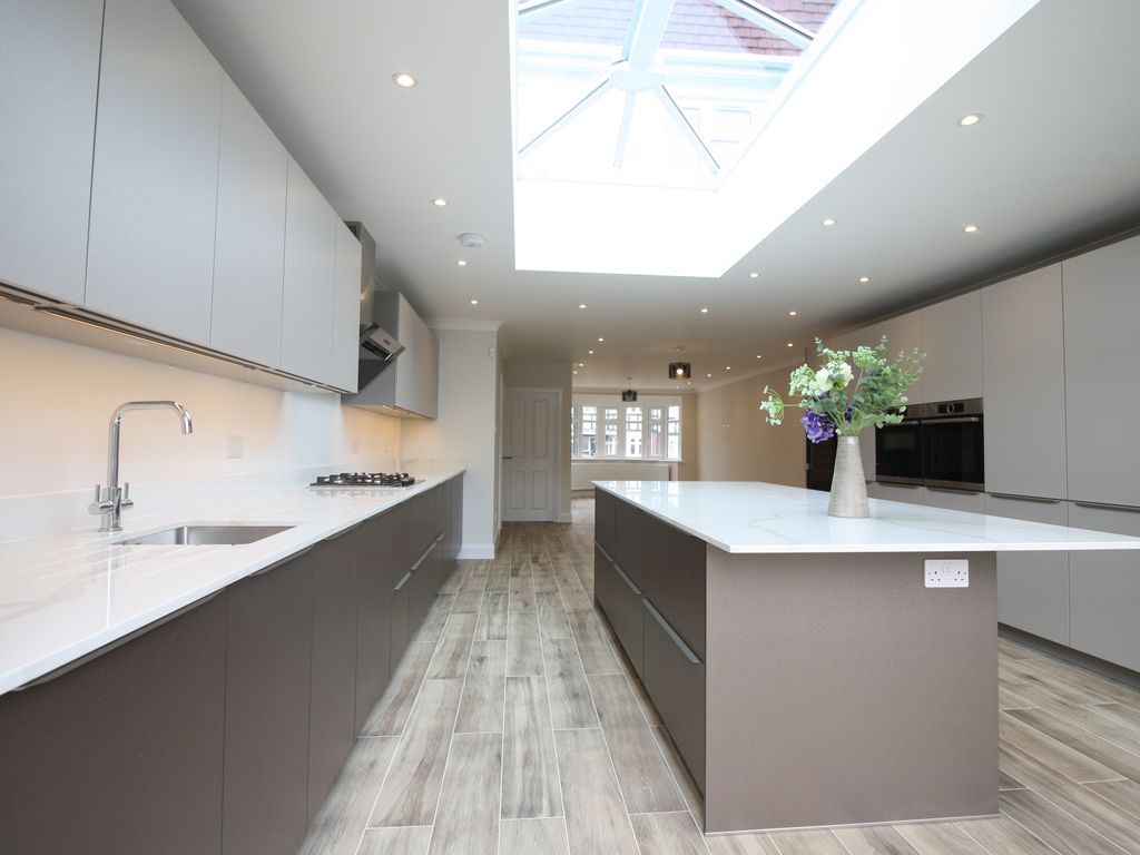 4 bed end terrace house to rent in Merlins Avenue, Harrow HA2, £2,500