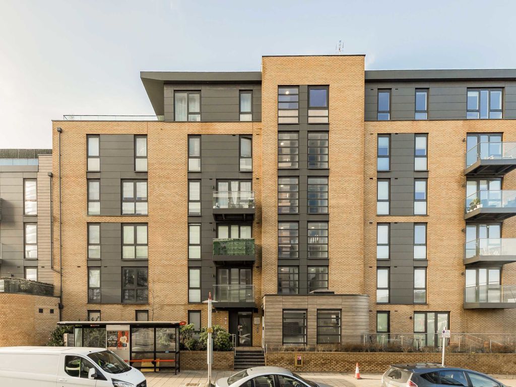 1 bed flat for sale in Ealing Road, Brentford TW8, £325,000 Zoopla