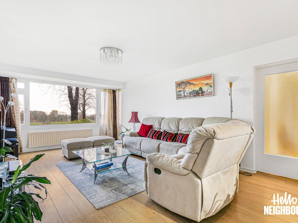 3 bed flat to rent in Saint Margaret's, Guildford GU1, £2,250 pcm Zoopla