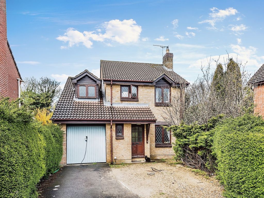 4 bed detached house for sale in Berry Copse, Peatmoor, Swindon SN5, £