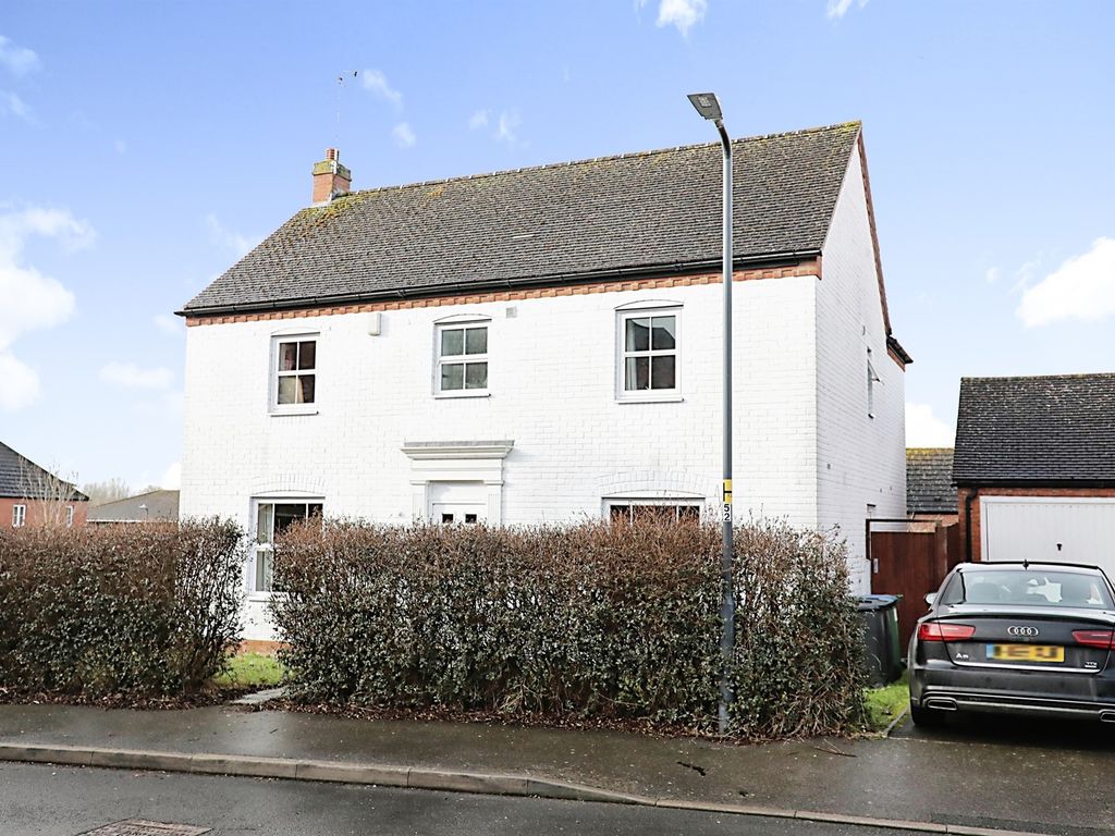 4 bed detached house for sale in St. Peters Way, Stratford
