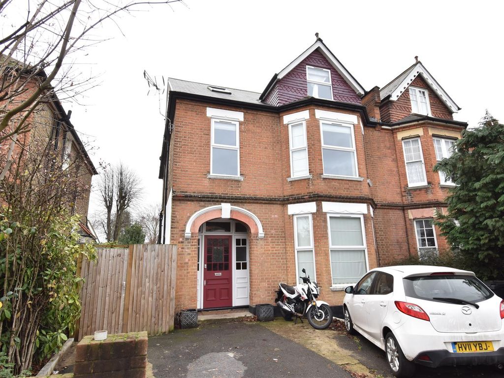 3 bed flat to rent in Ewell Road, Surbiton KT6, £2,000 pcm Zoopla