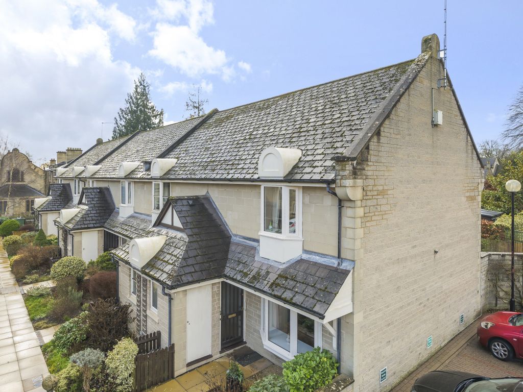 2 bed end terrace house for sale in Cirencester, Gloucestershire GL7