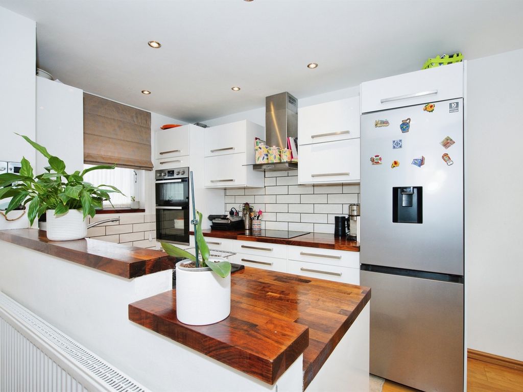 3 bed terraced house for sale in Holbein Walk, Grange Park, Swindon SN5 Zoopla