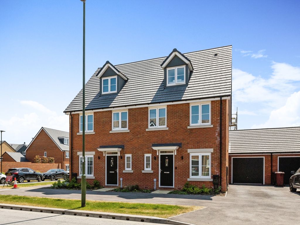 4 bed semidetached house for sale in Longacres Way, Chichester, West Sussex PO20 Zoopla