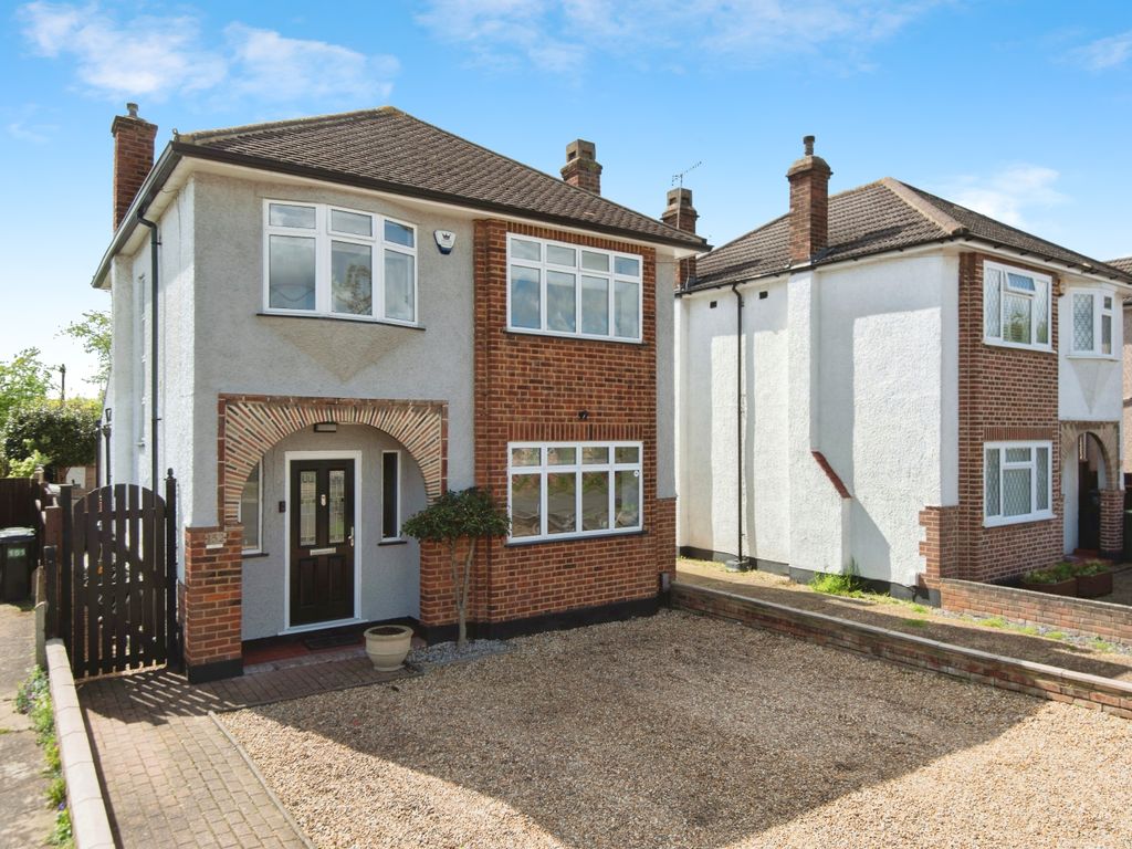 3 bed detached house for sale in Francis Close, Epsom, Surrey KT19, £