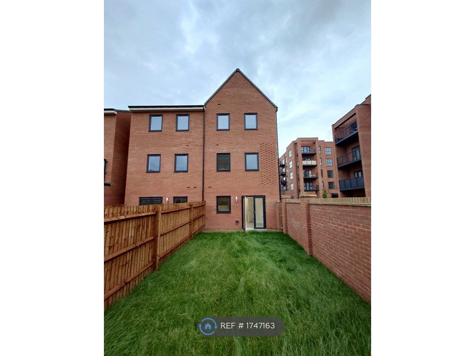 3 bed semidetached house to rent in Hackbridge, Wallington SM6 Zoopla