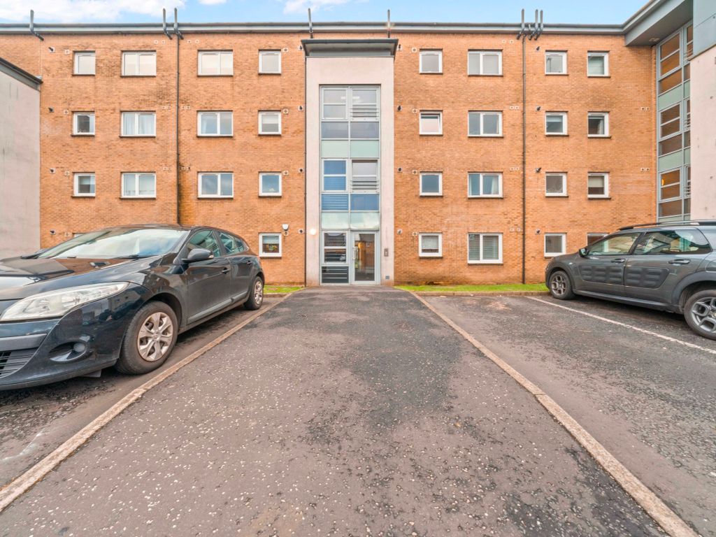 2 bed flat for sale in Ellerslie Path, Glasgow G14, £125,000 Zoopla