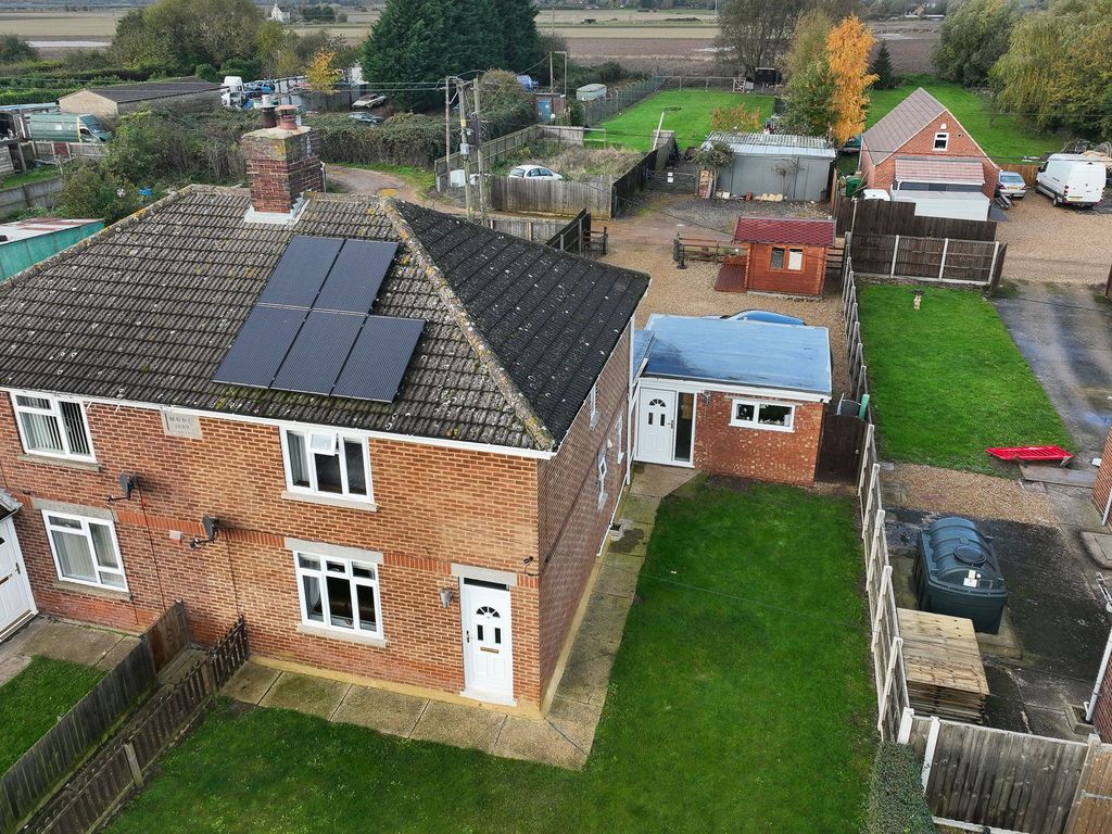 4 bed semidetached house for sale in West Drove North, Walpole St