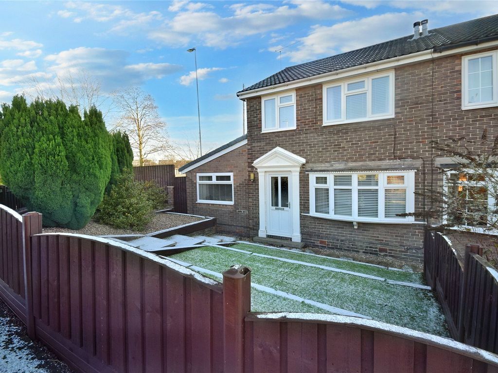 3 bed semidetached house for sale in Brand Hill Drive, Crofton