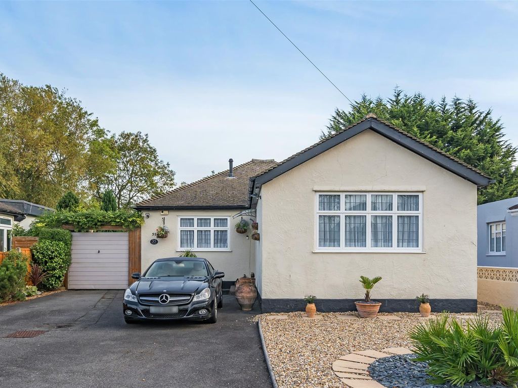 4 bed detached bungalow for sale in Oundle Avenue, Bushey WD23, £