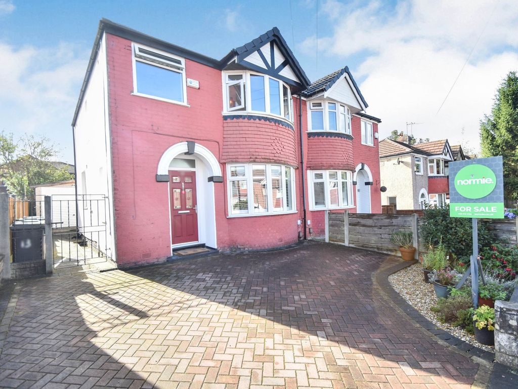 3 bed semidetached house for sale in Kingsley Avenue, Whitefield M45