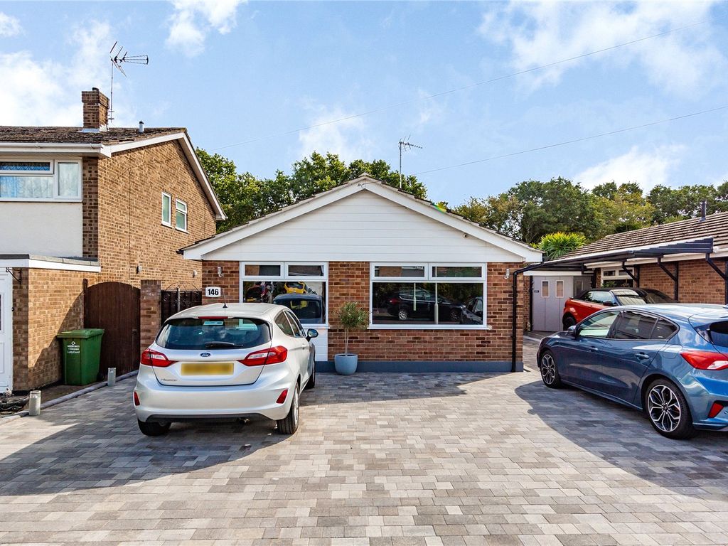 3 bed linkdetached house for sale in Beauchamps Drive, Wickford, Essex