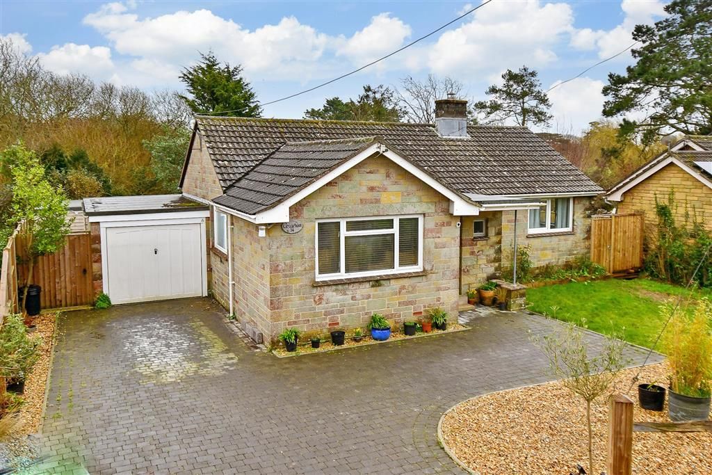 3 bed detached bungalow for sale in Moor Lane, Brighstone, Newport