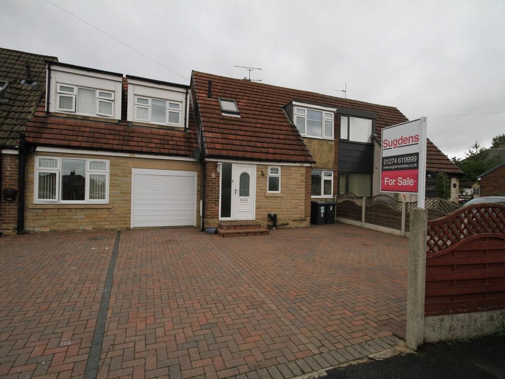 5 bed semi-detached house for sale in Farlea Drive, Eccleshill