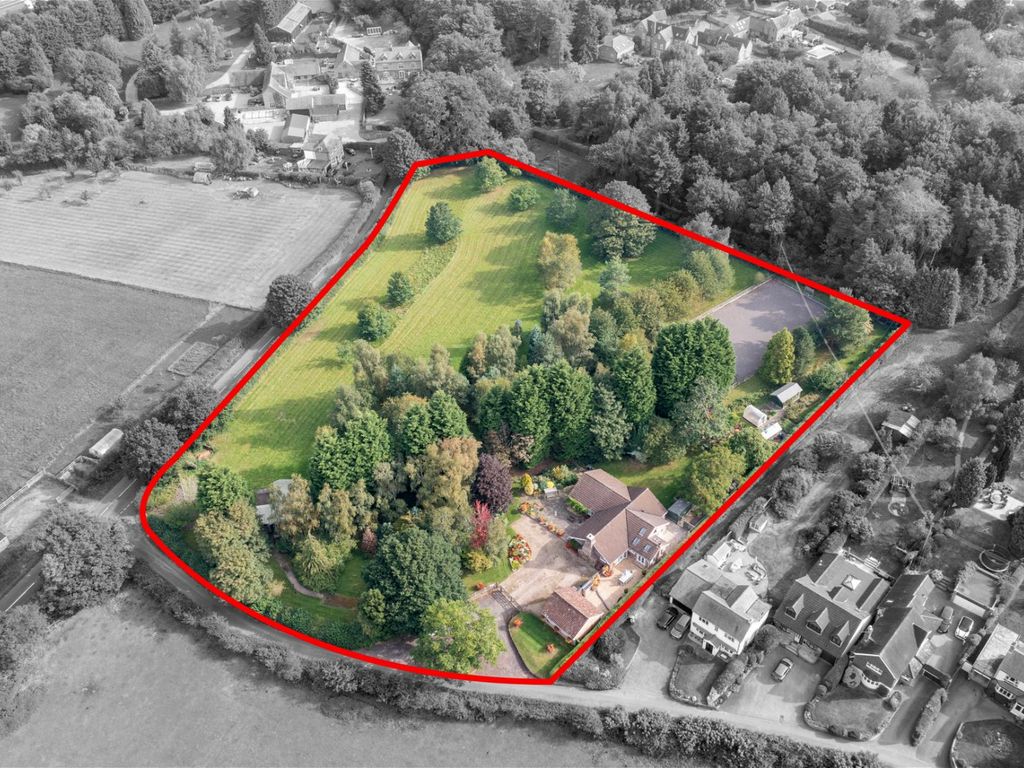 4 bed bungalow for sale in Lower Shepley Lane, Lickey End, Bromsgrove