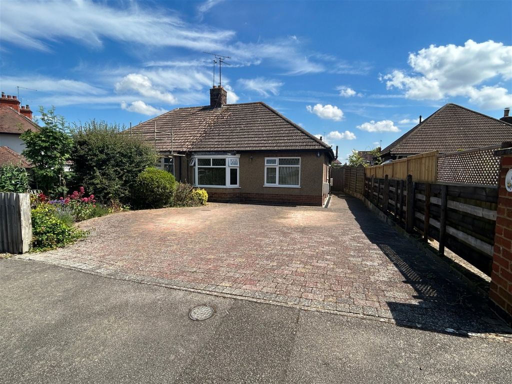 2 bed semidetached bungalow for sale in Park Lane, Duston, Northampton